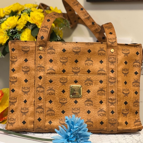 MCM shoppers bag - Picture 2 of 11